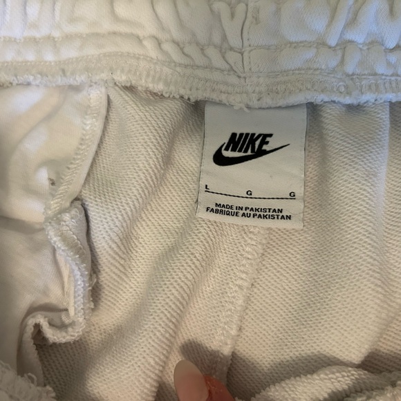 Nike Sweatpants - Picture 3 of 4